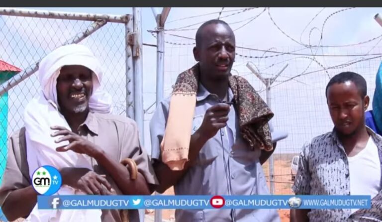 Maamulka Iyo Bulshada Degaanka Jeexdin  ee gobolka mudug oo  cabasho ka Muujiyay Biyo La’aan ka taagan degaankaasi