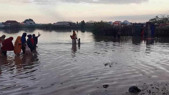 Dad ku Barakay  Roob ka da’ay Magaalada Jowhar