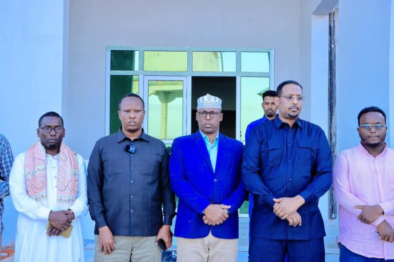 Madaxweyne kuxigeenka Galmudug oo kormeeray Dhismaha Xarunta Cusub Dowlada Hoose Dhusamareeb.