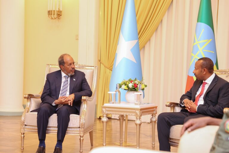 Madaxweynaha JFS oo ka qeyb galaya Meertada 38-aad ee Shir-madaxeedka Midowga Afrika
