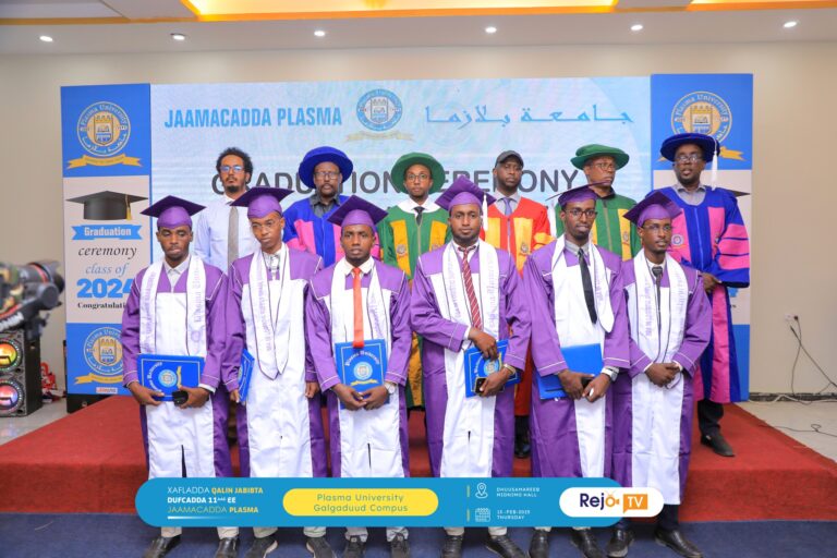 Ardayda ka qalinjebisay Jaamacadaha Galmudug oo loogu baaqay inay xirfadaha bartaan.