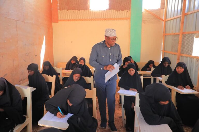Arday barata culuumta shareecada islaamka oo imtixaan looga daahfuray  Dhuusamareeb