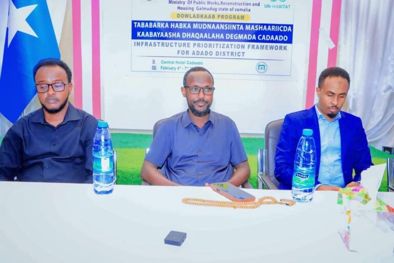 Wasaaradda Hawlaha Guud ee Galmudug ayaa tababar u qabatay shaqaalaha maamulka degmada Cadaado.