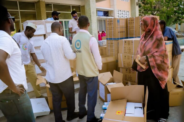 Maamulka Isbitaal Banaadir oo agab caafimaad lagu wareejiyay.