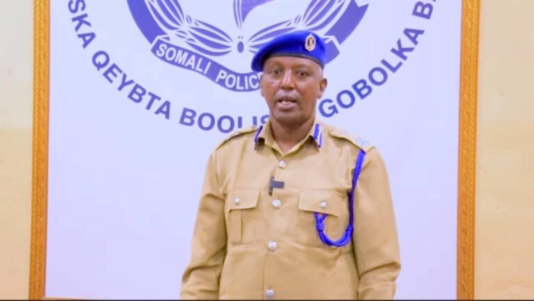 Shir looga hadlayay iskaashiga Booliska iyo bulshada oo logu qabtay Baydhabo.