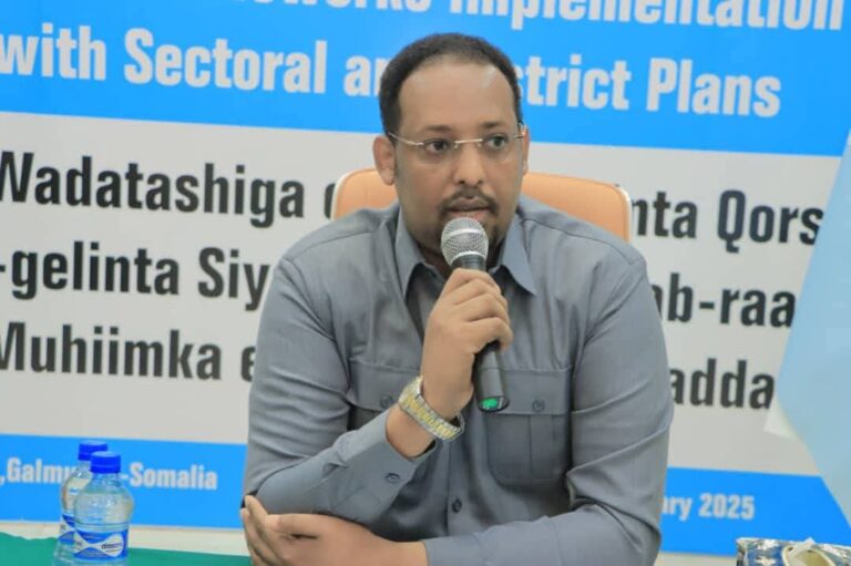 Shirka midaynta siyaasadaha iyo habraacyada heerarka Dowladda oo Dhuusamareeb laga daahfuray