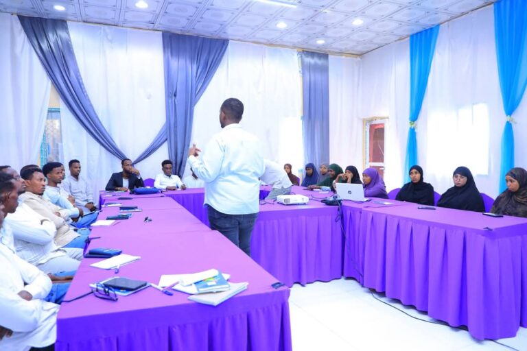 Qaar kamid ah saxafiyiinta Galmudug oo tababar loogu soo xiray Dhuusamareeb
