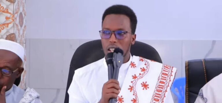 Maamulka  degmada ceel-guula oo ka qeyb galay furitaanka masjidka jaamica ee ceelguula.