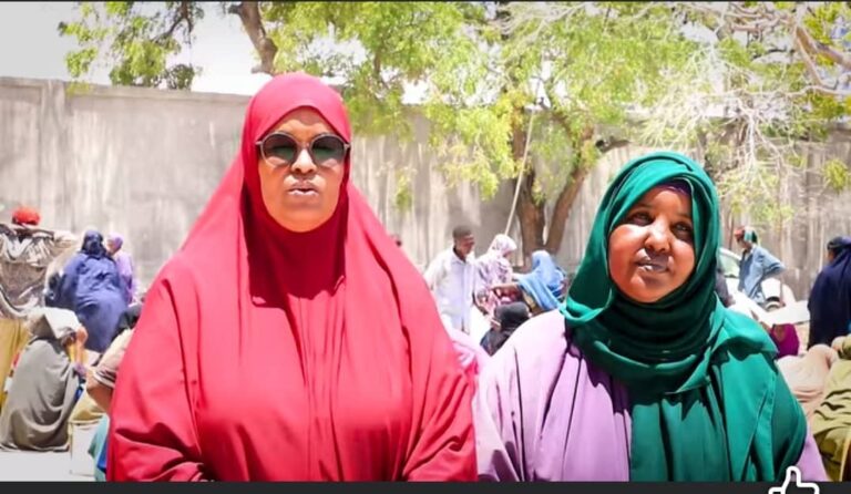 Hay’adda (SoDMA) oo deeq raashin ah gaarsiisay qoysas danyar ah oo ku nool nawaaxiga gobolka Banaadir.