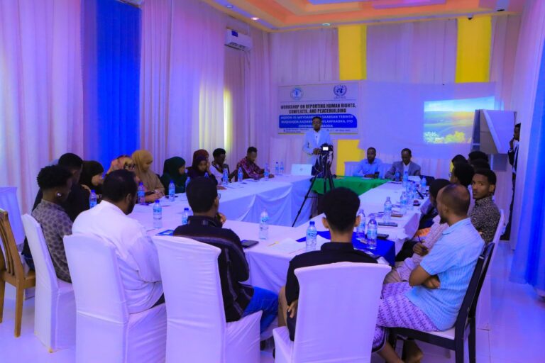 Aqoon-is-weydaarsi Ku Saabsan Xuquuqda Aadanaha oo  25 Suxufi looga furay Guriceel.
