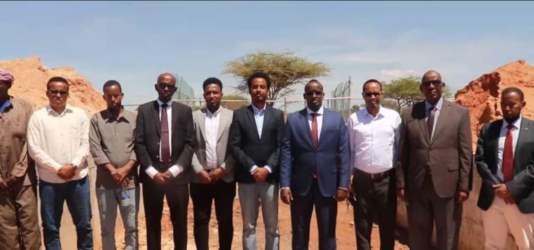 Wasiirro ka tirsan Galmudug oo safar shaqo ku tagey Degmada Dhabad ee gobolka Galgaduud
