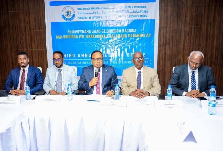 Wasiirka arrimaha gudaha Galmudug oo Muqdisho uga qayb galay shir looga hadlayo Dad-dhigista iyo Tirakoobka