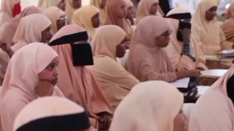 Maamulka Jamacadda umadda oo kulan la qaatay ardayda ka baxeysa Dugsiyada sare ee Caabudwaaq.