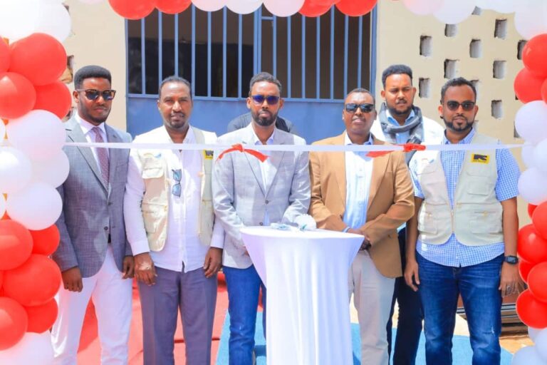 Masuuliyiin ka tirsan Galmudug oo xarig jaray ceel-biyood laga hirgeliyey deegaanka Cali Xasan.