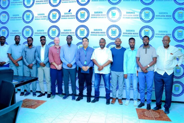 Masuliyin Katirsan Galmudug iyo Xunbo ka socday Hay’adda Unicef oo Gaalkacyo Ku yeeshay Shir ku saabsan Caqabadaha ka jira biya-mareennada
