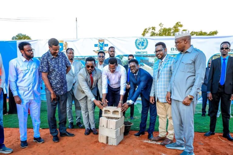 Madaxweynaha Galmudug  oo dhagax dhigay dib u dhiska Isbitaalka guud ee gobolka Galgaduud