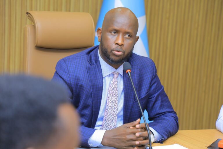 Wasiirka Waxbarashada Galmudug oo ka hadlay diyaar-garowga Imtixaanka Fasalka 8aad.