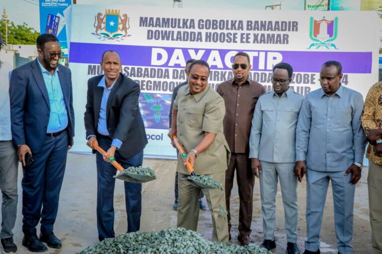 Maamulka gobolka Banaadir oo dhagax dhigay dib u dayactirka wadada laamiga ee Soobe.