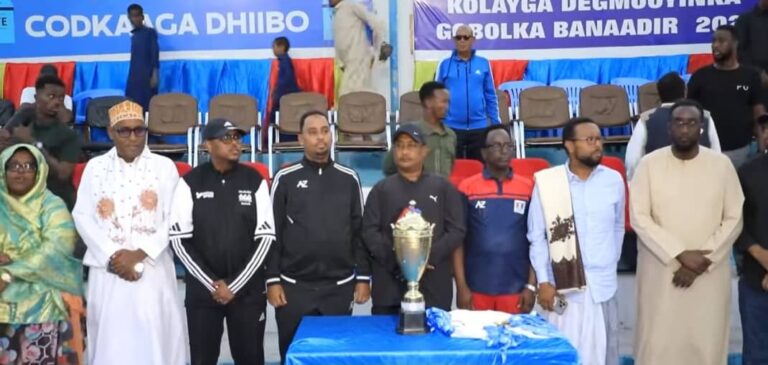 Guddoomiyaha gobolka Banaadir oo soo xiray tartanka Kubbada Koleyga ee degmooyinka gobolkaas