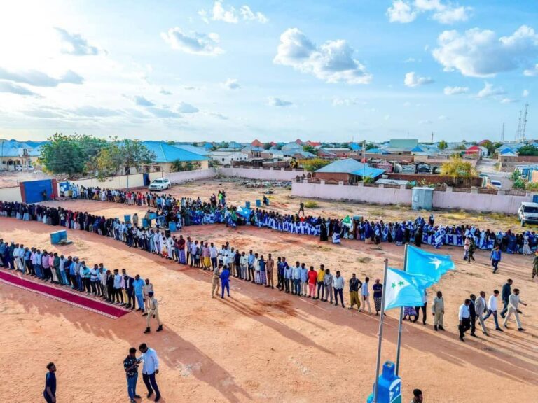 Madaxweynaha Galmudug oo lagu soo dhaweeyay degmada Cadaado