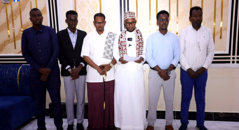 Dhalinyarada beelo ku dagaallamay deegaanka Meersiis oo baaq nabadeed wadajir ah soo saaray.