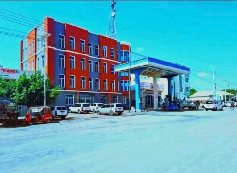 Maamulka Guriceel oo Ganacsatada ku amray inay xirtaan Kaamarooyinka ammaanka