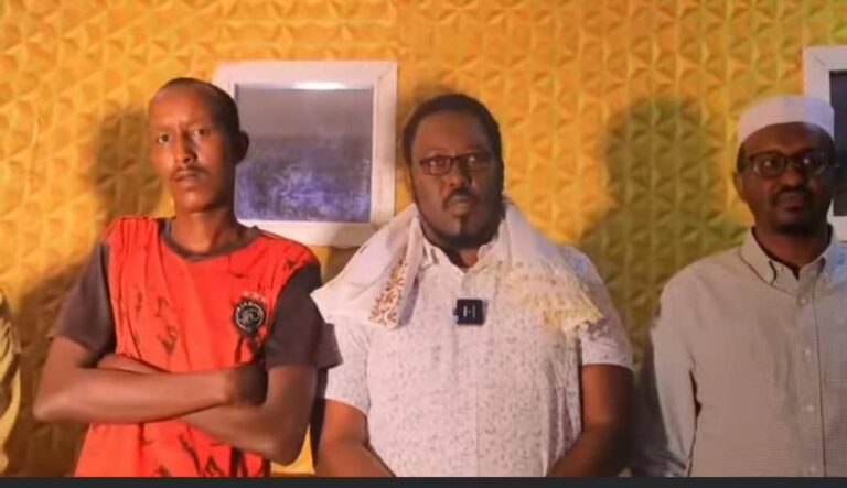 Maamulka degmada Gaalkacyo oo  nin dhimirka ka xanuunsan ku wareejiyay Puntland