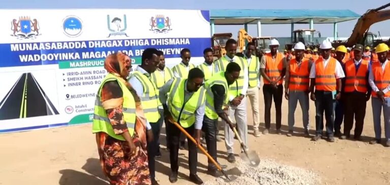 Maamulka Gobolka Hiiraan oo dhagax dhigay mashaariic horumarineed oo laga hirgeliyay Beledweyne