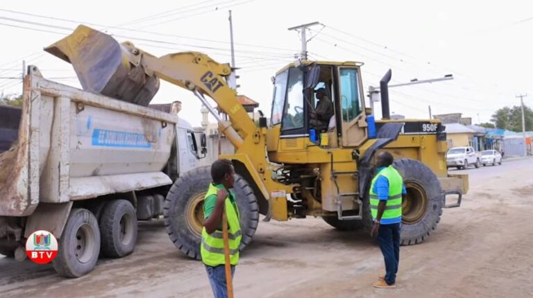 Olole Nadaafadeed  oo laga  sameesay Wadooyin Muhiim ah  ee Mugdisho.