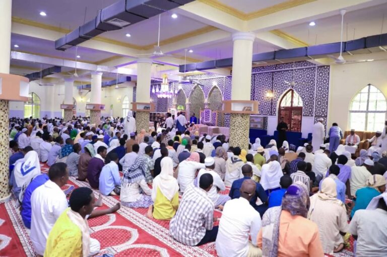 Masaajidka Jaamica degmada Guriceel oo Xariga laga jaray.