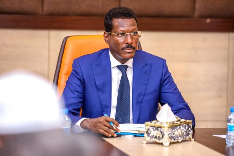Madaxwayha Galmudug oo ka hadlay dhismaha wadooyinka isku xira magaalooyinka Galamudug.