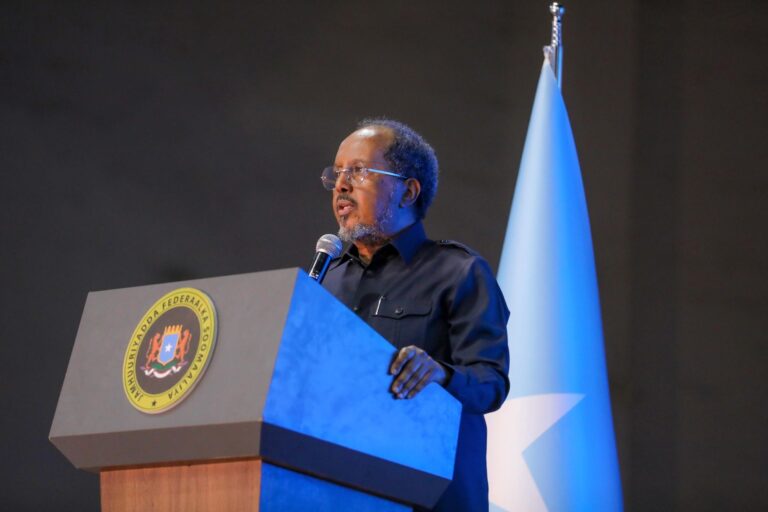 Madaxweynaha Soomaaliya oo amar ku bixiyay in la xiro qaar kamid ah jaamacadaha dalka.