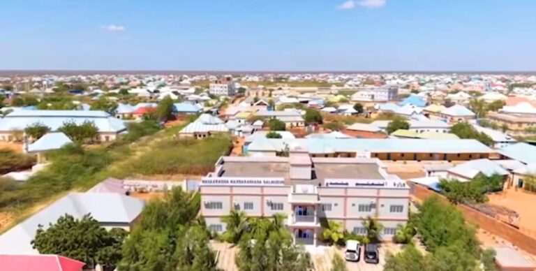 Wasaaradda Waxbarashada Galmudug  oo bilowday qaabilaadda cabashada  ardaydii ku hartay Imtixaankii Fasalka 8-aad.