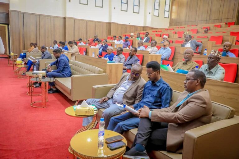 Baarlamaanka Galmudug oo loo gudbiyay Hindise-Sharciyeedka Maalgashiga.
