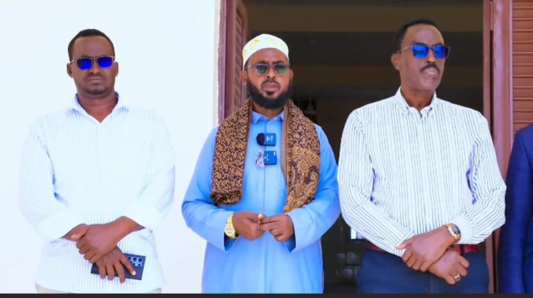 Masuuliyiin katirsan Galmudug oo Ku baaqay in laga qayb qaato dhismaha Markaska maamu-Shaafici Degmada Cadaado