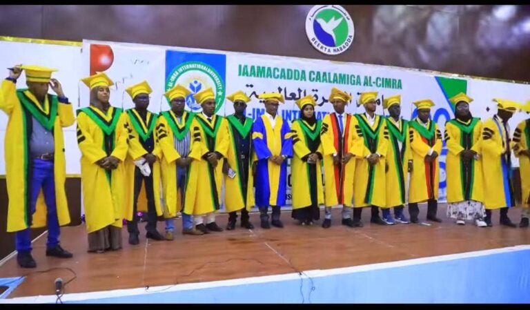 Munaasabad ay ku qalin jebiyeen arday dhameysatay heerka koowaad ee Jaamacadda oo lagu qabtay Muqdisho