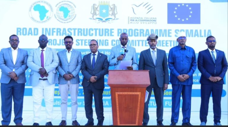 Dhuusamareeb oo lagu soo xiray shir looga hadlayay  horumarinta wadooyinka Somaaliya.