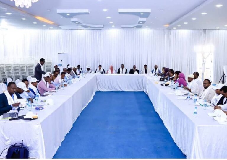 Kulan looga hadlayeey hormarinta Gamacsatada  Oo lagu qabtay Baydhabo.