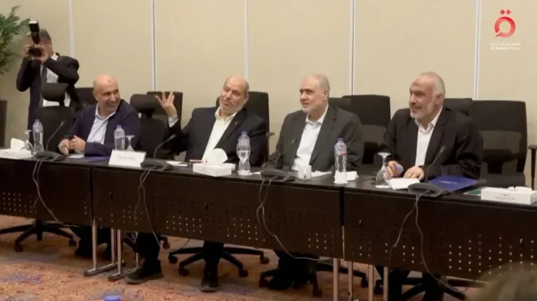 Falastiiniyaan ku shiray Qaahira oo samaynaya guddi maamula Gaza