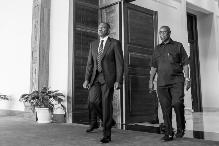 Madaxweyne Xasan Sheekh oo ka tacsiyeeyey geerida Raila Odinga.