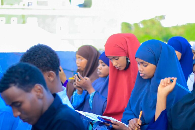 60 arday oo Baladweyne loogu soo xiray Tababar la xiriira talaalka Caruurta..Abdifitah Mohamed