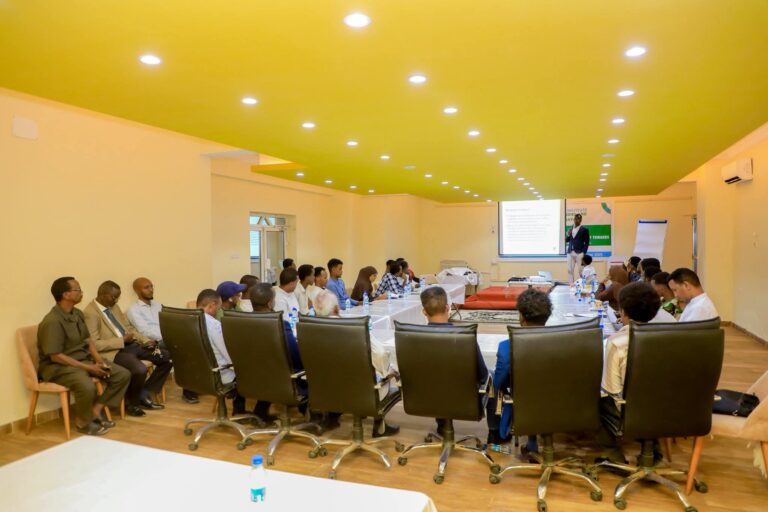 Cilmi baaris ku saabsan  nabadda Galmudug oo Dhuusamareeb lagu soo bandhigay.