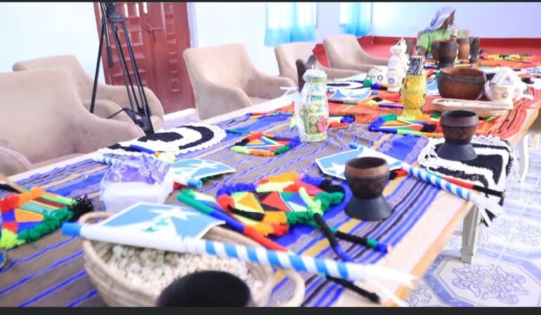 Dhuusamareeb oo lagu qabtay bandhig ku saabsan hidaha iyo dhaqanka Soomaaliyeed.