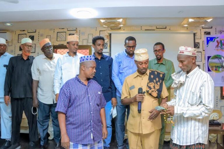 Shir Nabadeyn ah oo lagu gabagabeeyay Magalada Gaalkacyo.