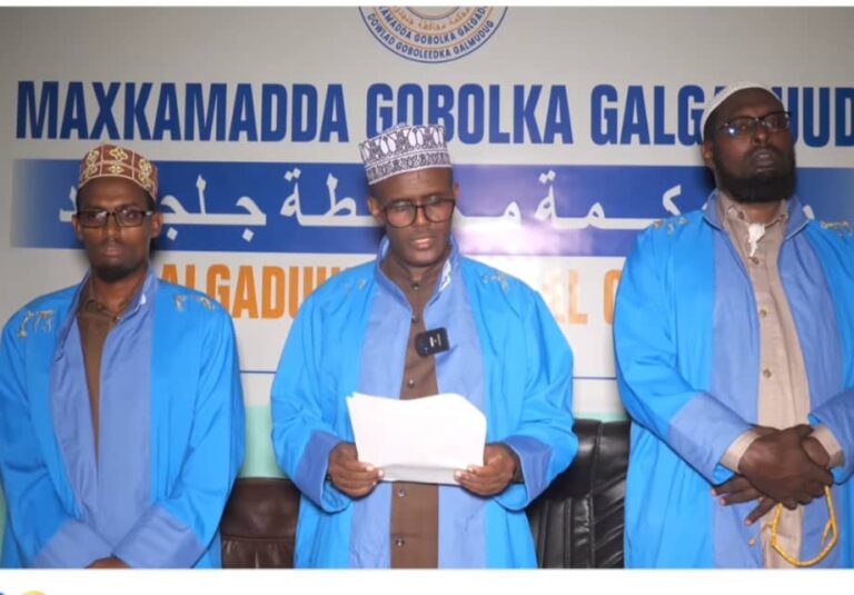 Maxkamadda Gobolka Galgaduud Galmudug oo xukun ku ridday rag lagu eedeeyay dilka hooyo iyo carruurteda.