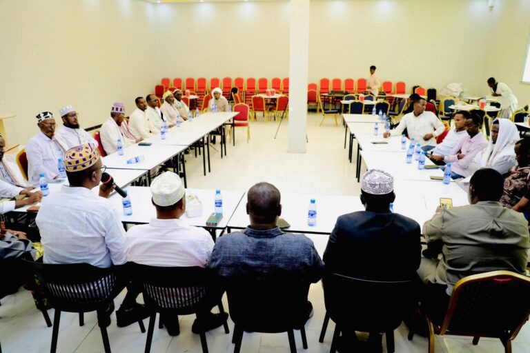 Kulan looga hadlayay doorka culimada ee nabad dhiska oo lagu qabtay  Baxdo.