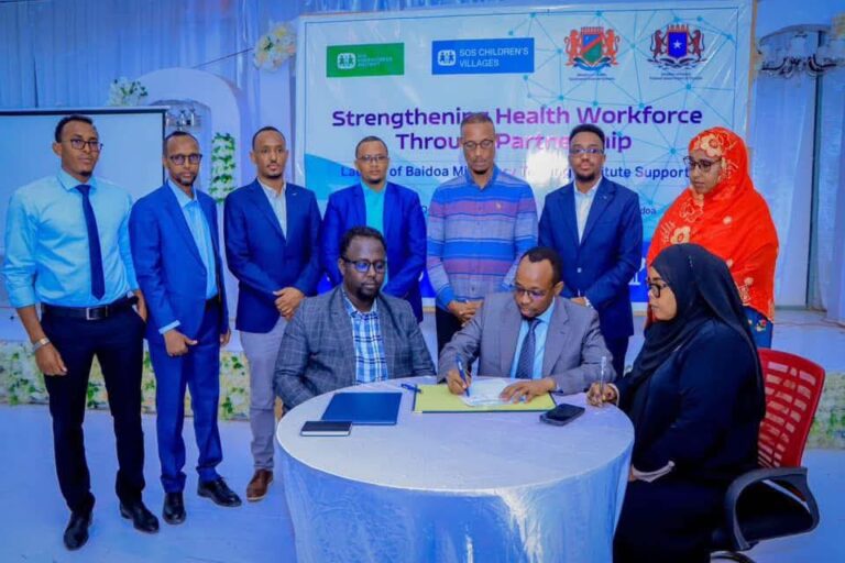 Munaasabad lagu kala saxiixday heshiis lagu horumarinayo Machadka Tababarada oo lagu qabtay Baydhabo.