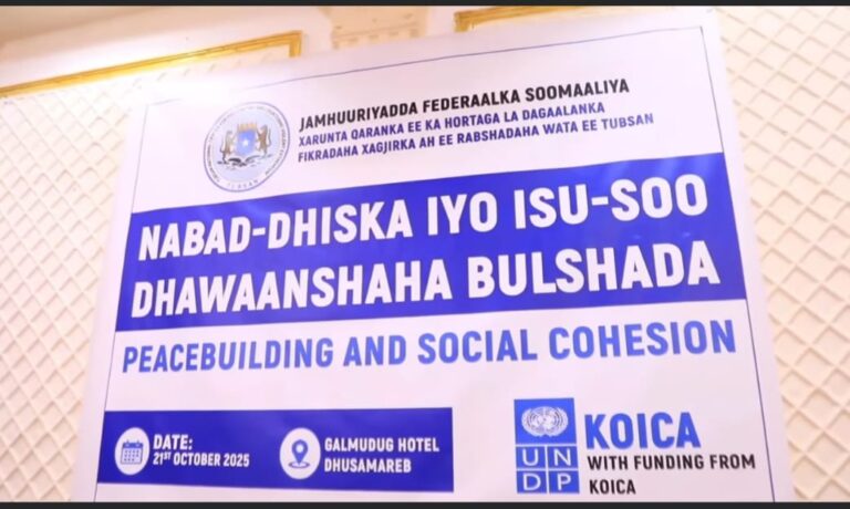 Maamulka dhusamareeb oo ka qayb galay kulan looga hadlayay xalinka khilaafaadka.