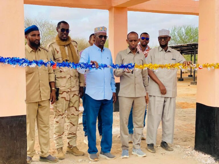 Masuulin ka tirsan Jubbaland oo Ceelbiyood ka xarig jaray deegaano hoostaga degmada Dhoobley.