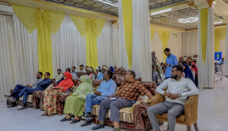 Kulan looga hadlayeey xoojinta Hay’adda Caddaaladda oo Dhusamareeb lagu qabtay